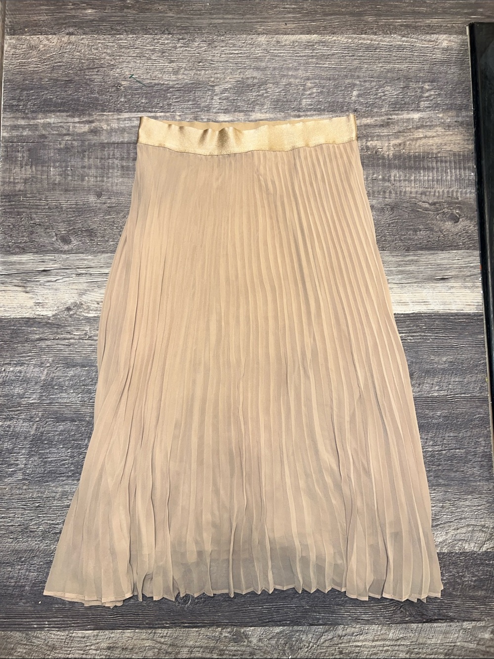 Express Cream Champagne Gold Pleated Midi Skirt Size Medium
